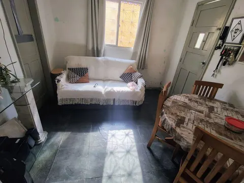 Casa à venda, 2 quartos em Quintino Bocaiúva